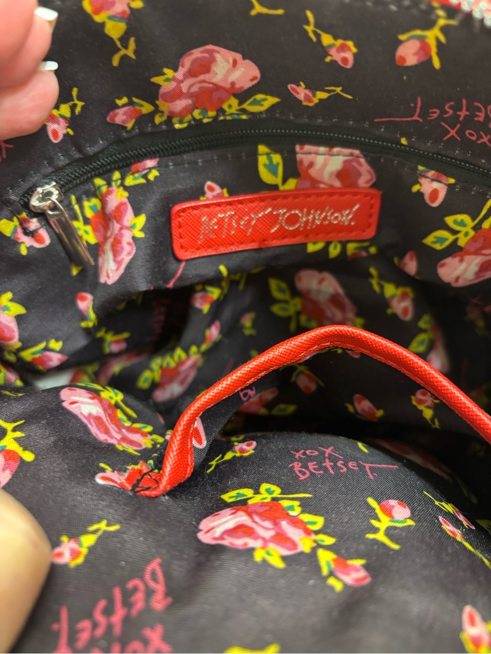 Betsey Johnson red domed crossbody - Picture 6 of 8